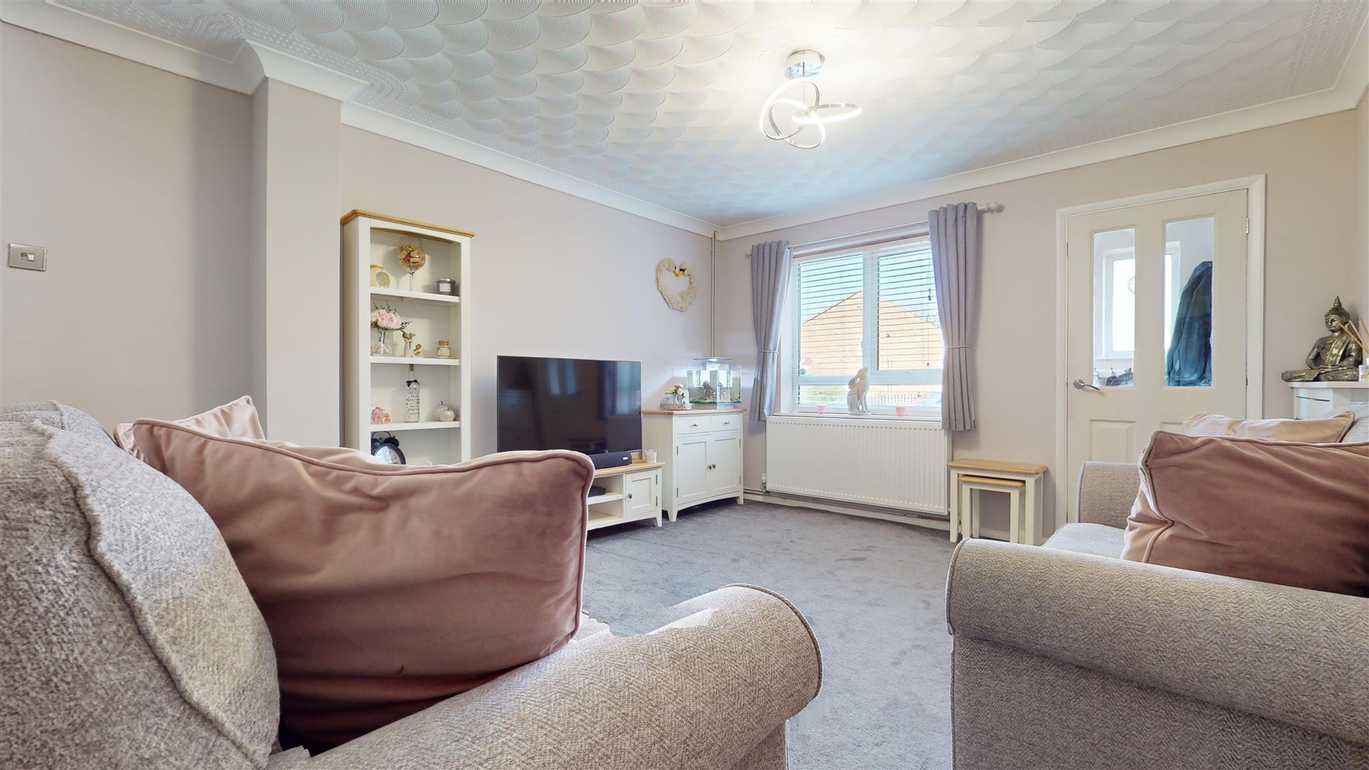 2 bed property in Squires Close, Milton Keynes